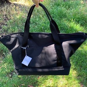 Lo & Sons Small Deluxe Catalina Duffle Bag